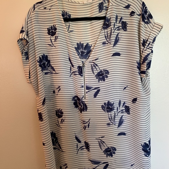Blue striped floral blouse - Picture 1 of 1